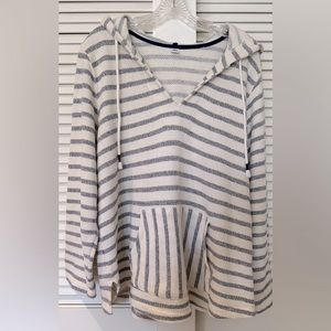 Cozy lightweight pullover w hood